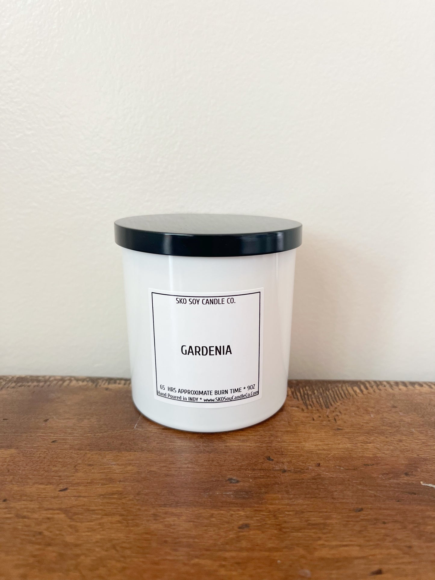 Gardenia 10oz Sleek Glass Tumbler w/Black Lid